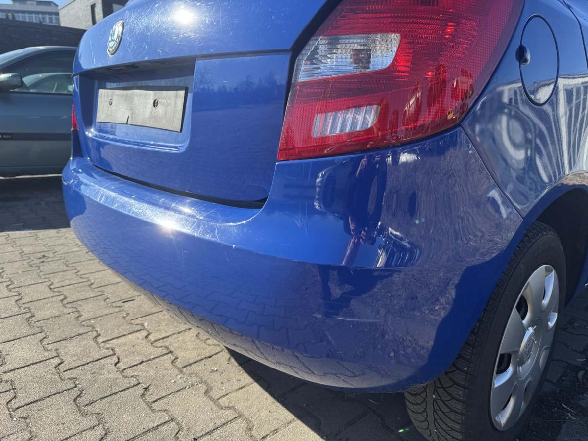 Skoda Fabia 2 5J original Sto&szlig;stange Stossf&auml;nger hinten LF5K Dynamic Blue Flie&szlig;heck Bj.2009